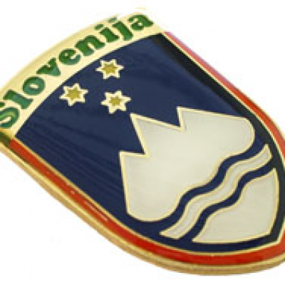 priponka slovenski grb z napisom Slo